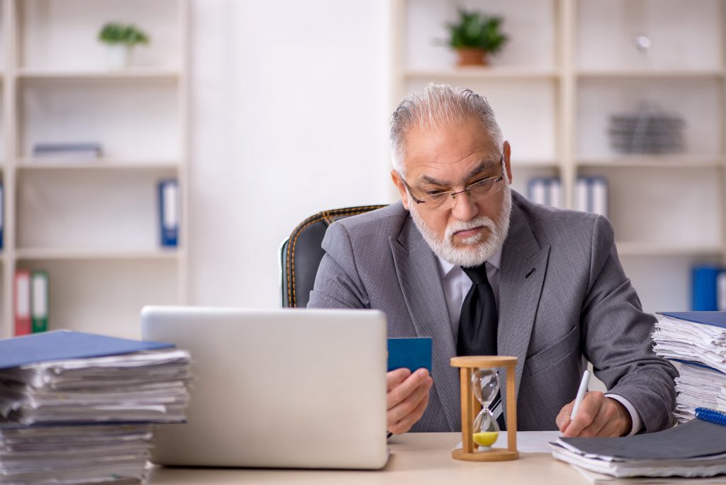 virtual CFO working on bookkeeping